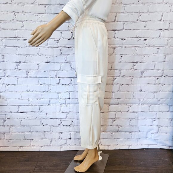 BR SPORT, Cream coloured wide leg performance cargo pant - Picture 8 of 15